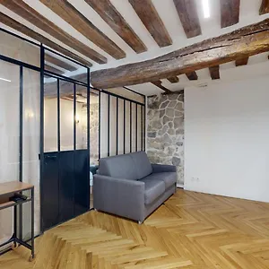 323 Louis - Superbe A París