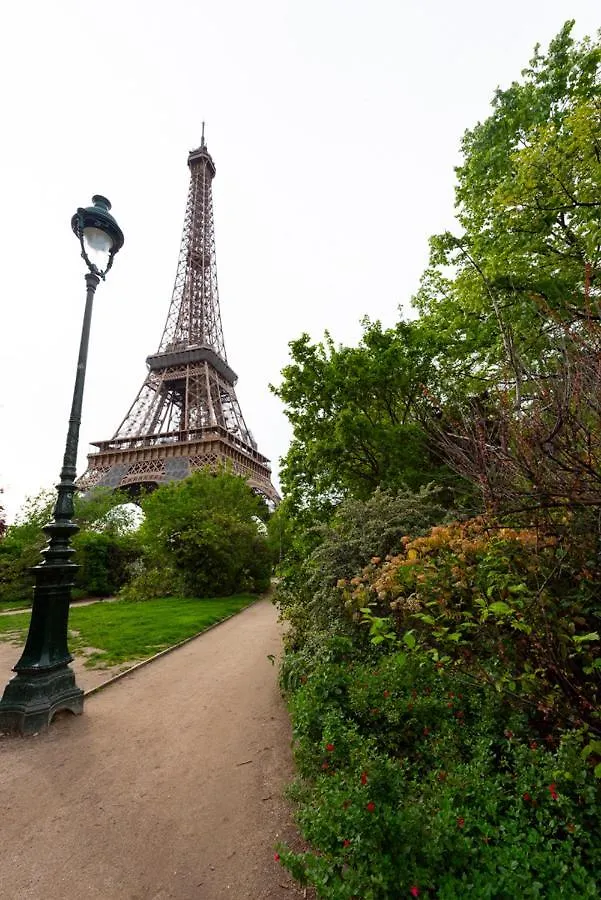 Appartamento Au Pied De La Tour Parigi Francia